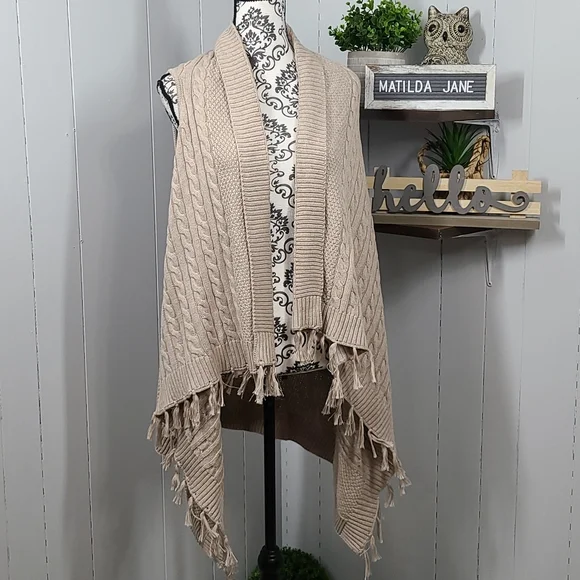 Matilda Jane Cable Knit Tassel Trim Sweater Vest - Medium - Picture 9 of 15